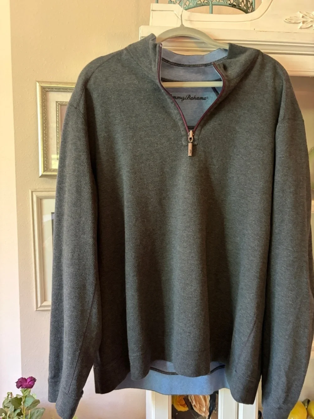 Tommy Bahama Flipshore reversable  Men’s half Zip sweater blue/ grey. XL